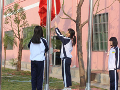庄严的升旗仪式