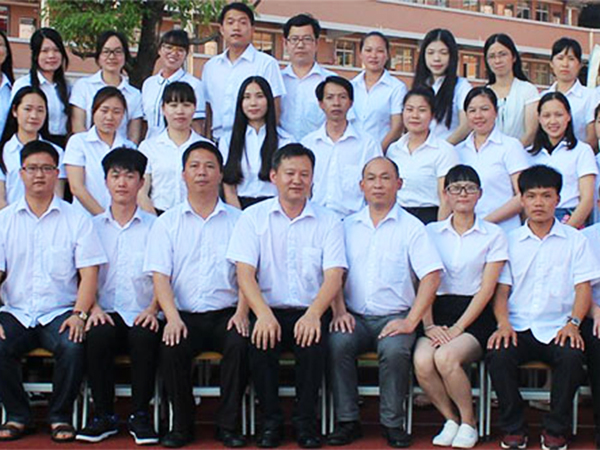 东华学校全体教师合影